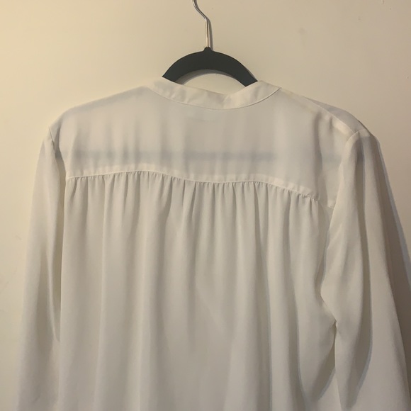 CLASSY NWT WHITE ‘NY&C’ BLOUSE!! - Picture 6 of 6